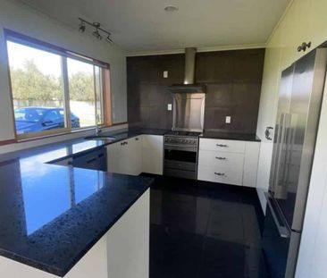 A blend of size, style, and location to suit a variety of lifestyle... - Photo 3