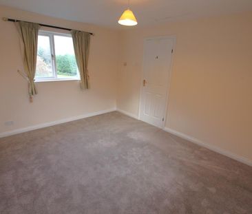 Friary Court, Woking - 1 bedroomProperty for lettings - Seymours - Photo 2