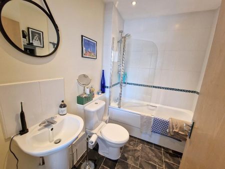 2 bedroom apartment to rent - Photo 2