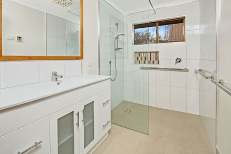 Convenient & Comfortable Living – Walk to the Train Station! - Photo 5