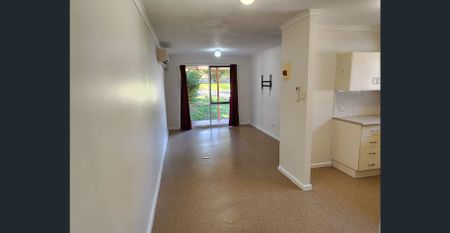 Modern 2 bedroom homette available now. ALL enquiries via email only please. - Photo 2