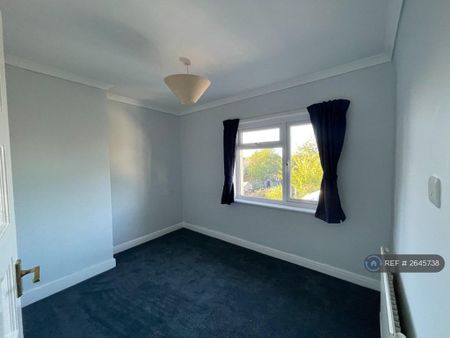 3 bedroom end of terrace house to rent - Photo 4