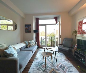 1 Bed Flat, London, SE8 - Photo 1