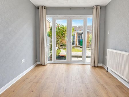 3 bedroom semi-detached house to rent - Photo 2