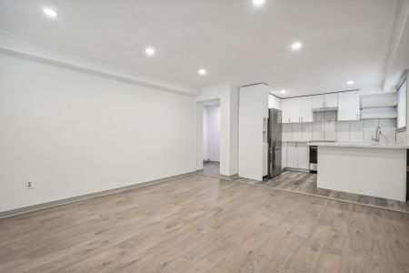 For Lease - 18 Thirty Third Street Unit# 5, Toronto, Ontario - Photo 2