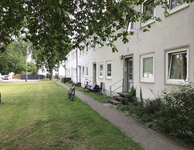 Niedliche, renovierte 1,5-Zimmer-Dachgeschoss-Wohnung - Photo 1