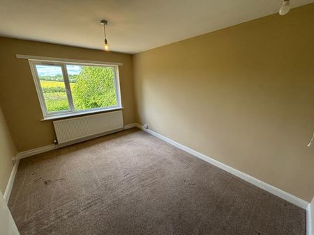 4 bedroom detached house to rent - Photo 3