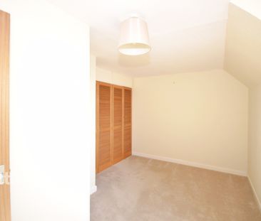 4 bedroom detached bungalow to rent - Photo 3