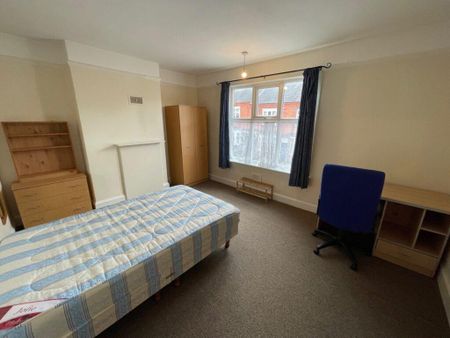 4 bedroom terraced house to rent - Photo 2