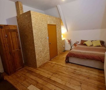 Enormous rooms for rent in beautiful Victorian house Room 14 - Photo 6