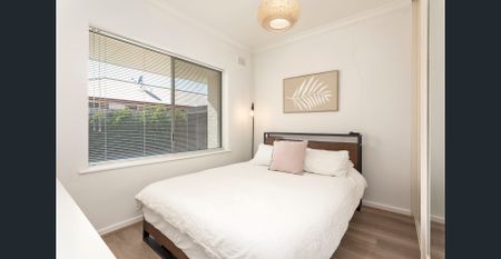 Modern Unit in a Quiet Group – Convenience at Your Doorstep - Photo 3