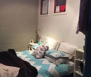 Warehouse precinct apartment - Photo 3