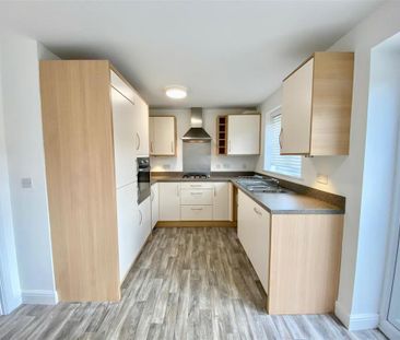 3 bedroom semi-detached house to rent - Photo 4