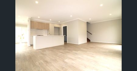 Near New Delight! - Photo 2