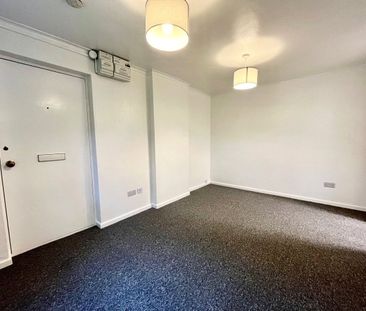 Bubwith Close, Chard, Somerset, TA20 - Photo 1