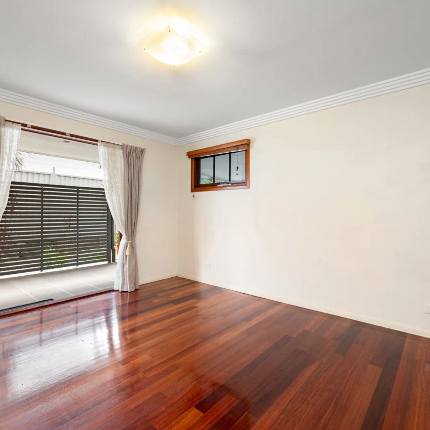 Spacious Inner-City Family Home with Exceptional Convenience - Photo 1