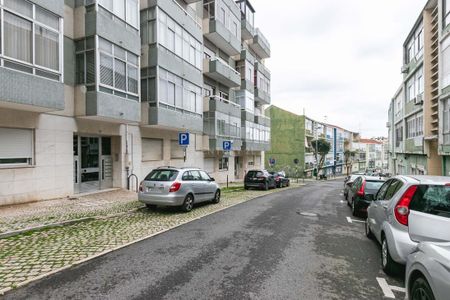 Almada, Setubal - Photo 4