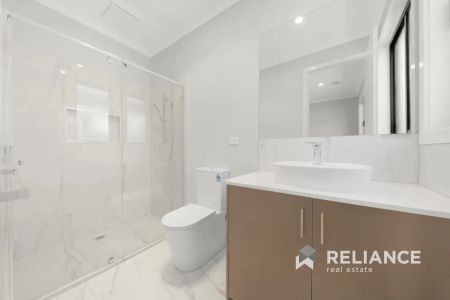 “Save on Energy, Live in Comfort: 4BR Truganina Gem” - Photo 2