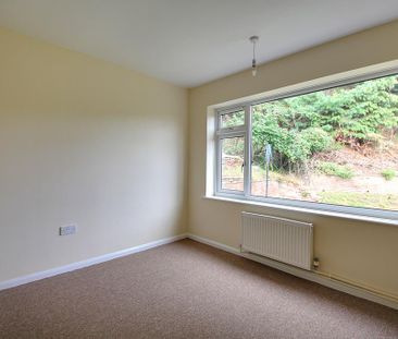 3 bedroom detached bungalow to rent - Photo 3