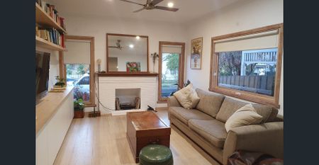 Kingsville three bedroom home - Photo 5