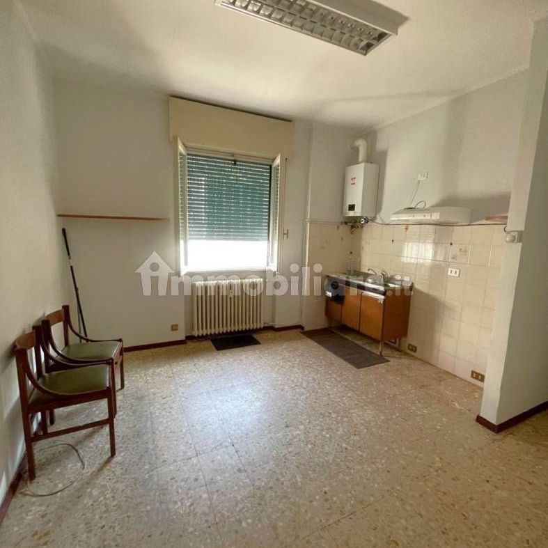 Bilocale via Benito Gazzaniga, Centro, Broni - Photo 1