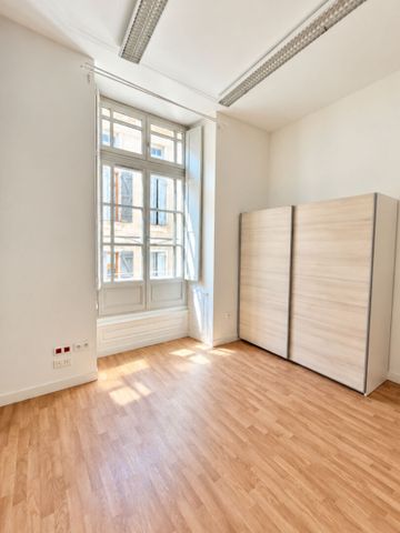 Location Appartement 3 pièces 85m² - Photo 2