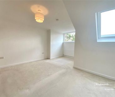 4 bedroom semi-detached house to rent - Photo 5