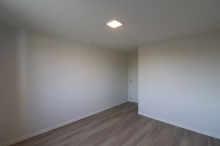 Prachtige nieuwbouwwoning met 4 slaapkamers, terras en 2 autostaanplaatsen. - Photo 5