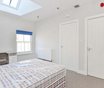 Amazing 7-Bedroom, 7-Bathroom City Centre Apartment Just Minutes fr... - Photo 4