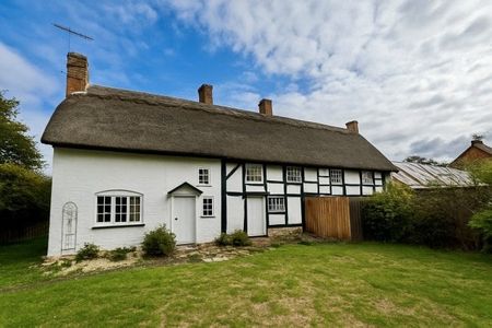 Chapel Street, Stratford-upon-Avon, CV37 - Photo 4