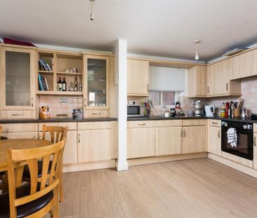 2 bedroom flat to rent - Photo 6