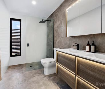 22 Masons Lane, Abbotsford VIC 3067 - House For Rent | Domain - Photo 2