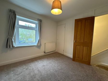 2 bedroom terraced house to rent - Photo 4