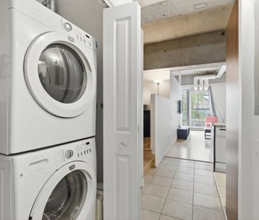 1200 Rue St Alexandre, Montréal (Ville-Marie), QC H3B - Photo 2