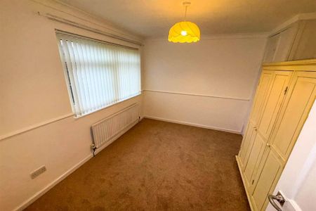 3 bedroom semi-detached house to rent - Photo 4