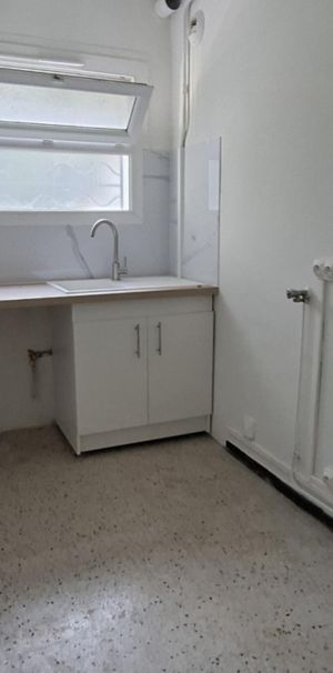 À Antibes, appartement de 36.94m2 avec 2 pièces à louer - Photo 1