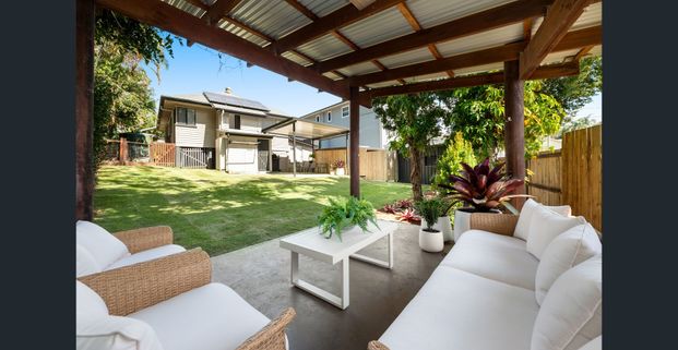Lifestyle, Location & Immaculate Renovation! - Photo 1