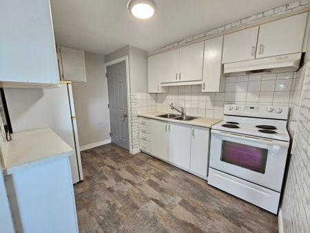 ** COZY ** 1 BEDROOM UNIT IN WELLAND!! - Photo 2