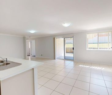 8 Opal Close, Rutherford NSW 2320 - Photo 2