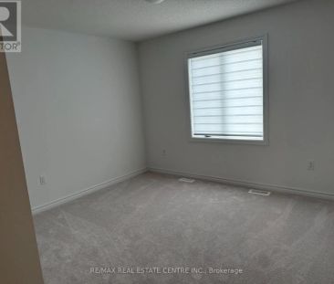 396 VANDUSEN AVENUE - Photo 6