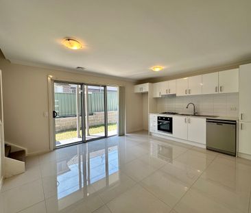 Modern Two Bedroom Townhouse - Photo 5