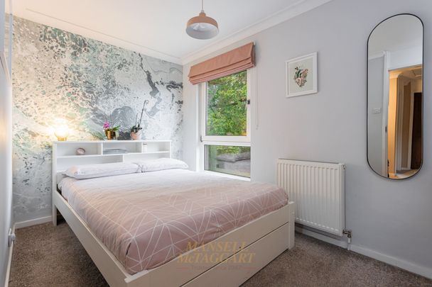 Savernake Walk, Crawley, RH10 - Photo 1