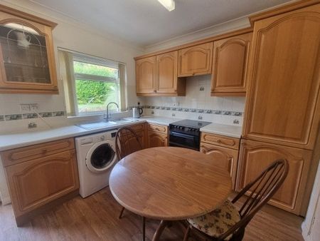 Clos Yr Hendre, Ammanford, SA18 - Photo 2