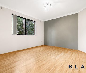 Recently Renovated 2 bedroom unit - Photo 1