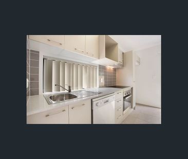 Low Maintenance Living in Dakabin ! - Photo 2