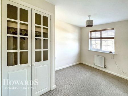 3 bedroom end of terrace house to rent - Photo 3