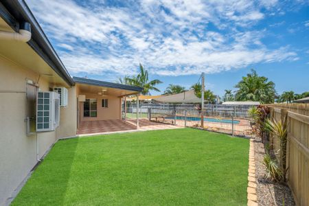 Family Home with Pool and Shed - Photo 2