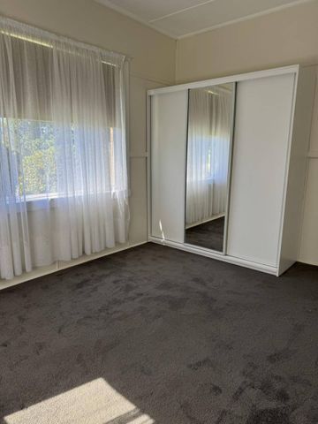 Cosy three bedroom home - Photo 4