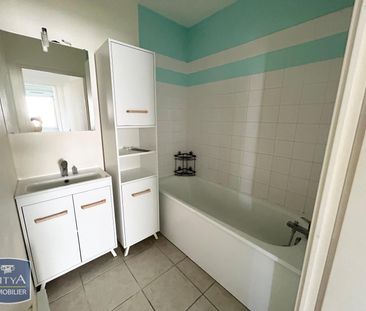 Location Appartement 2 pièces 54m² QUIEVRECHAIN 59920 - Photo 4