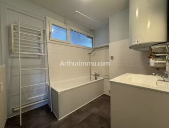 Location Appartement 3 pièces 80 m2 à Lons-le-Saunier - Photo 3